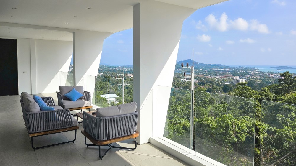 Golden Lotus - The Tranquil Villa - Level 2 living area terrace